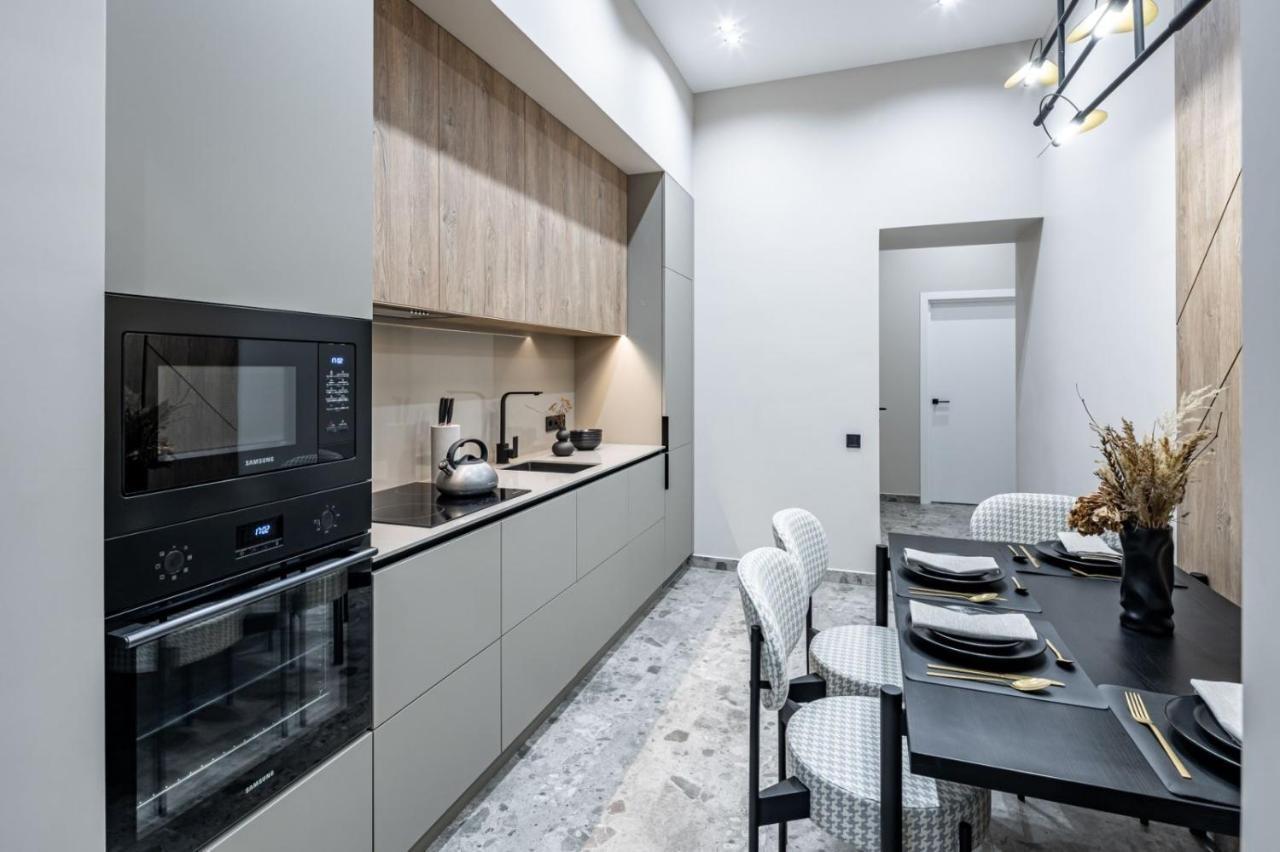 Apartment On Kulisha 28 Lviv Kültér fotó